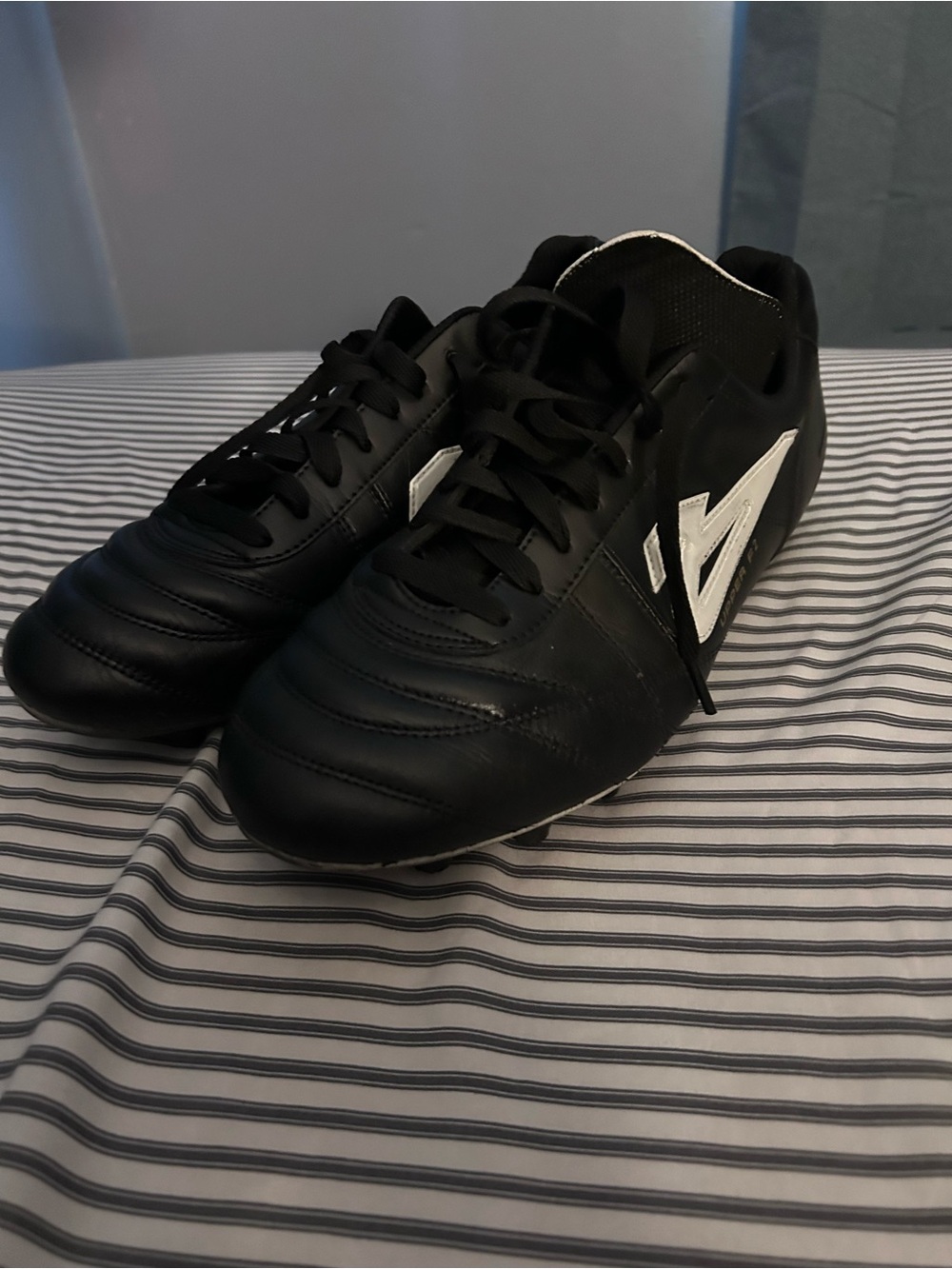Men's Black Athletic Soccer Shoes from Mexico